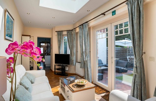 Mol Villa | Wonderful private villa for 6 guests with WIFI, TV, terrace and parking