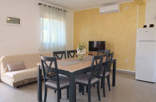 Zupanici House | Wonderful private villa with private pool, WIFI, A/C, TV, terrace, pets allowed and parking