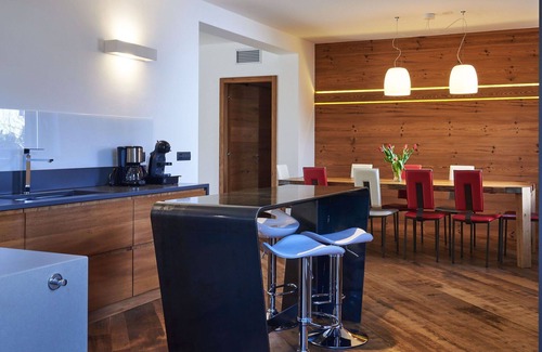 Colico Piano Villa | Wonderful private villa with WIFI, private pool, A/C, hot tub, TV, patio, pets allowed and parking