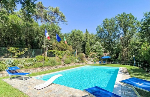 Vicopelago House | Wonderful private villa for 4 guests with private pool, WIFI, TV, terrace, pets allowed and park.