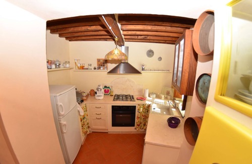 Cascine-La Croce Villa | Wonderful private villa with WIFI, private pool, A/C, veranda, pets allowed, parking, close to Lucca