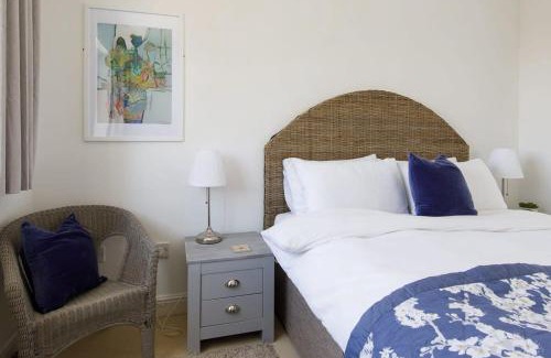 Selsey House | Wonderful Seafront Home - Panoramic Ocean Views