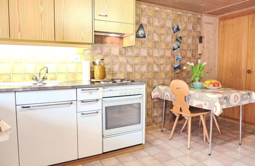 Frutigen Villa | Wonderful villa for 3 guests with WIFI, TV, pets allowed, panoramic view and parking