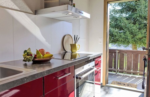 Riedtwil House | Wonderful villa for 3 guests with TV, patio, pets allowed, panoramic view and parking