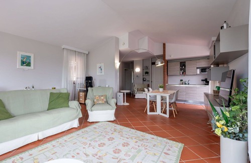 Barolo House | Wonderful villa for 4 people with WIFI, TV, terrace, panoramic view and parking