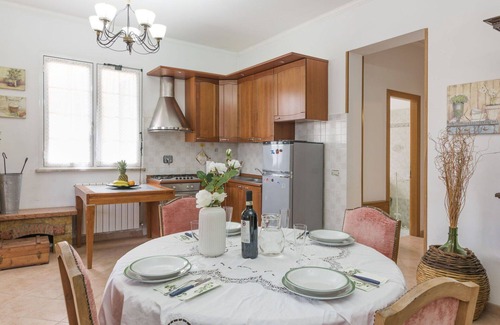 Lake Garda House | Wonderful villa for 4 people with WIFI, TV, pets allowed and parking