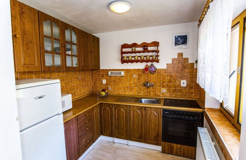 Tatobity House | Wonderful villa for 6 guests with WIFI, TV, patio and parking