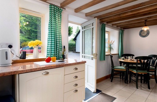 Pantymwyn House | Wonderful villa for 2 guests with WIFI, TV and parking