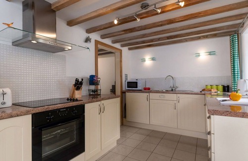 Pantymwyn House | Wonderful villa for 2 guests with WIFI, TV and parking