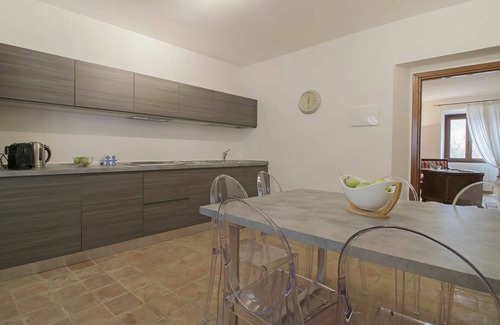 Tresana Villa | Wonderful villa with WIFI, A/C, pool, TV, terrace, pets allowed, panoramic view and parking