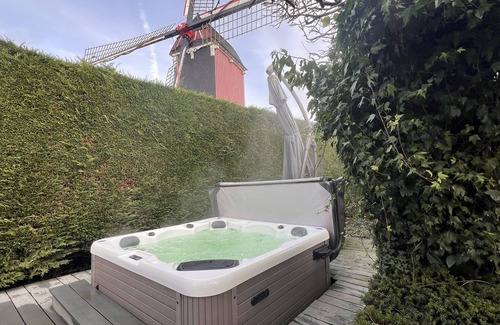 Moergestel Villa | Wonderful villa with pool and whirlpool