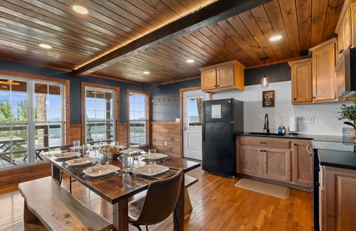 South Pittsburg Cabin | Wood Haven Cabin with a hot tub, fire pit, & indoor pool!