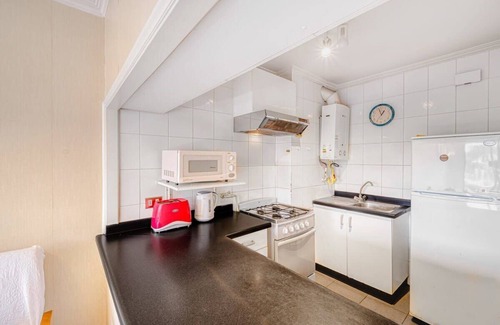 Renaca Apartment | Wood View 2BR W/Wifi, Parking & View