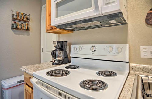Gilbertsville Apartment | Wooded Gilbertsville Hideaway on Kentucky Lake!
