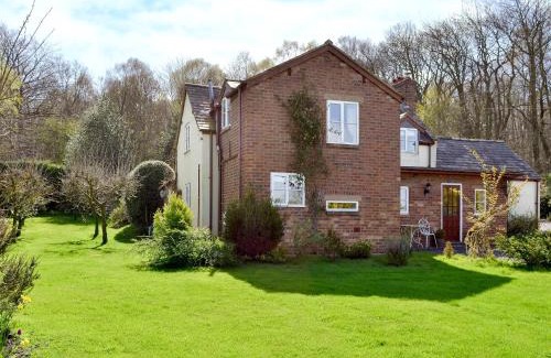 Padeswood House | Woodhouse Cottage
