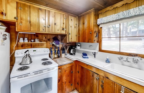 Joseph House | Woodland Cabin w/Fenced Backyard, Deck, Front Porch & WiFi - Dogs Welcome
