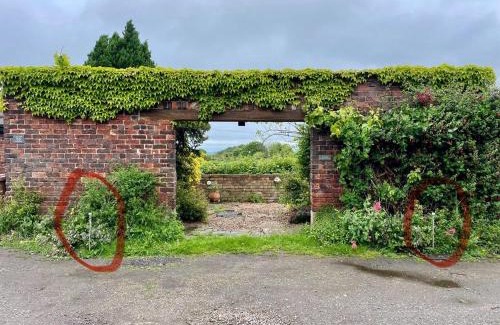 Bretton House | Woodpecker Cottage