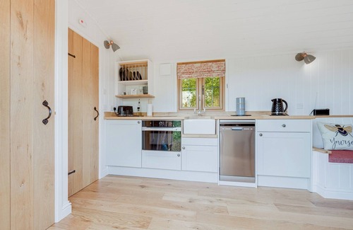 Alfriston Cabin | Woodpecker Hill - apple orchard in Alfriston
