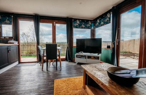 Callington House | Woodpecker Lodge- A Pet Friendly Rural Retreat