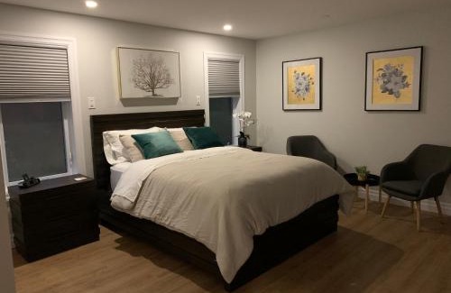 Lakeshore House | Woodslee Bed and Breakfast