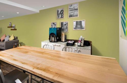 Barclay-Kingston Hotel | Woodspring Suites Cherry Hill