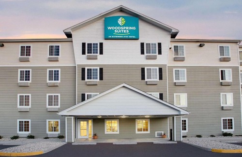 Colonial Heights Hotel | WoodSpring Suites Richmond Colonial Heights Fort Gregg-Adams