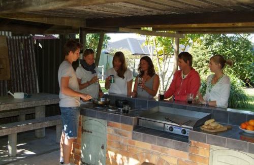 Scarness Hostel | Woolshed Eco Lodge