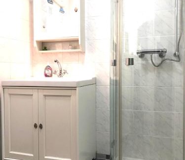 Gundersheim Apartment | Workers Lodge für 4-14 Pers, Parkplatz, Wlan, Einzelbetten