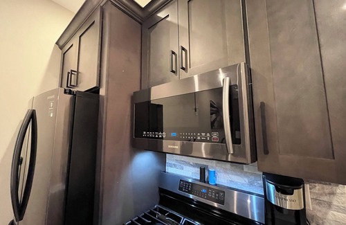 Graduate Hospital Apartment | WOW! 2-BD/2BA Retreat WiFi, Central Air, and Laundry Prime Philly Location!