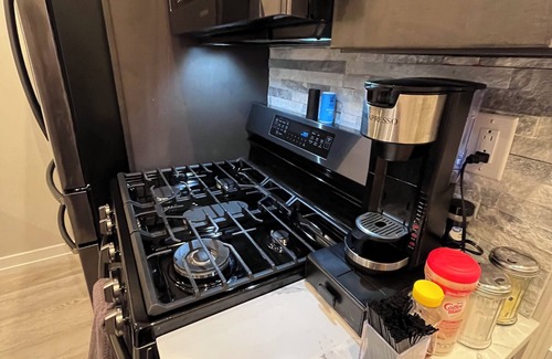 Graduate Hospital Apartment | WOW! 2-BD/2BA Retreat WiFi, Central Air, and Laundry Prime Philly Location!