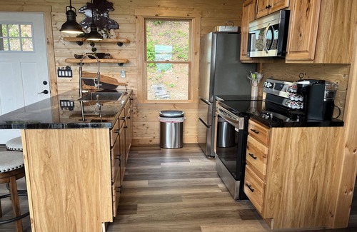 Great Cacapon Cabin | Wow! Look @ That View! Sleeps 7, cabin with AC, Wifi, lots of games.