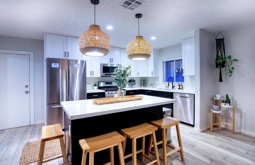 Dobson Ranch House | WOW! Luxury Desert Oasis!