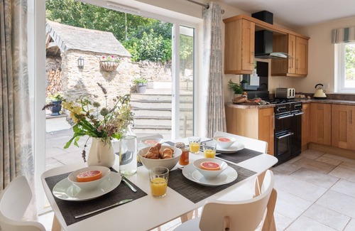 Newton Ferrers Cottage | Wren Cottage - a cottage that sleeps 6 guests in 3 bedrooms
