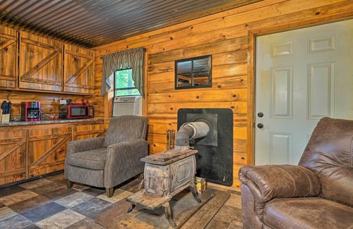 Golden Cabin | Wright City Cabin w/ Fire Pit + Forest Views!