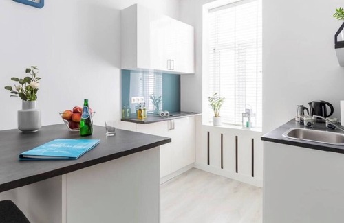 Srodmiescie Południowe Apartment | Wspólna 54A - studio apartment in City Center