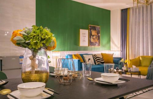 Wuhan Apartment | Wuhan Wuchang·Qunxingcheng Square · Locals Apartment 00121920