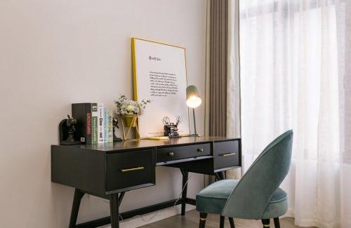 Wuhan Apartment | Wuhan Wuchang·Qunxingcheng Square · Locals Apartment 00121920