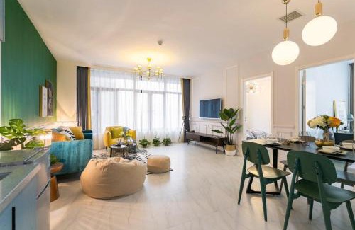 Wuhan Apartment | Wuhan Wuchang·Qunxingcheng Square · Locals Apartment 00121920