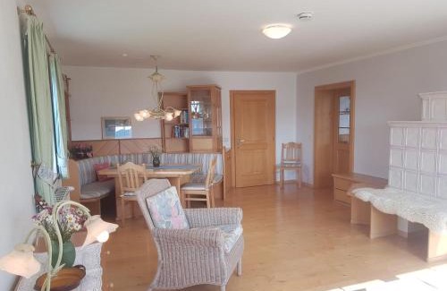 Zell Am Moos Apartment | Wunderschöne Ferienwohnung mit Seeblick