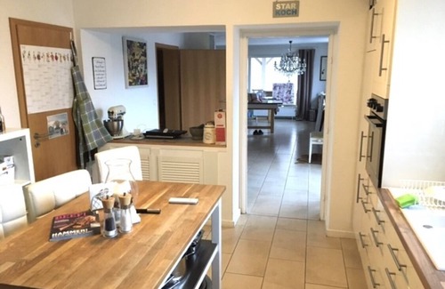 Heikendorf Apartment | Wunderschöne Gemütliche Große Ferienwohnung, mit Riesiger Terrasse am Meer
