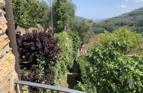 Pantasina House | Wunderschönes Natursteinhaus mit Meersicht im Val Prino für 3 bis 5 Personen