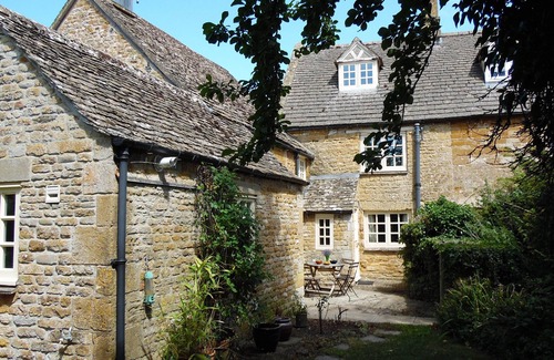 Wyck Rissington Cottage | Wyck Cottage - pet friendly in Wyck Rissington near Bourton-on-the-Water