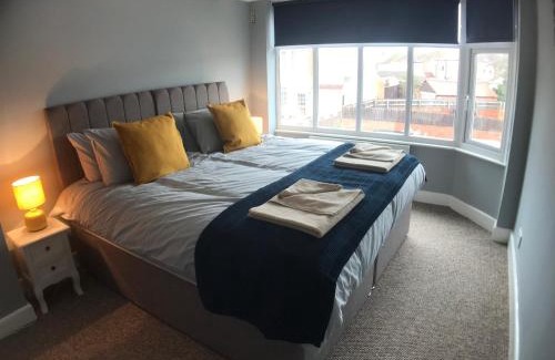 Wyken House | Wyken House - 3 Bedroom House Coventry - Sleeps 5