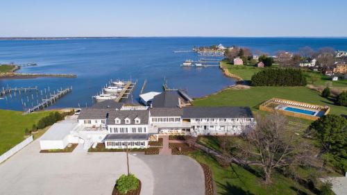 Tilghman Hotel | Wylder Hotel - Tilghman Island