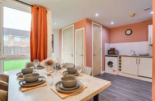 Broadheath House | Wythenshawe Greenbrow Retreat
