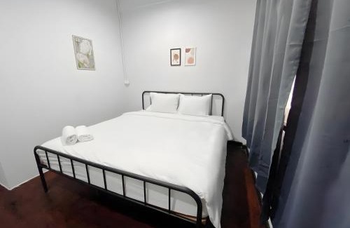 San Chao Pho Suea Apartment | X BAO San Chao Pho Sua - ศาลเจ้าพ่อเสือ