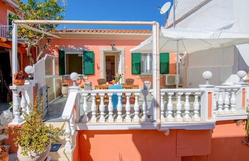 Gaios House | Xenia House: In Gaios, Renovated, Lovely, A/C, WiFi