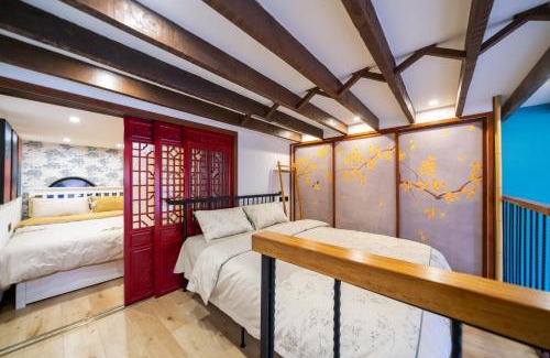 Downtown Shanghai Apartment | Xizhi B&B & Chinese-style courtyard