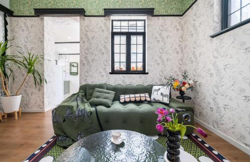 Xuhui Apartment | Xizhi B&B & Private Garden