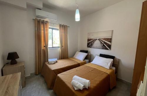 Gzira Apartment | XL Spacious Apartment, 4-BR Home in Central Area, WALK to Sliema - St Julian's